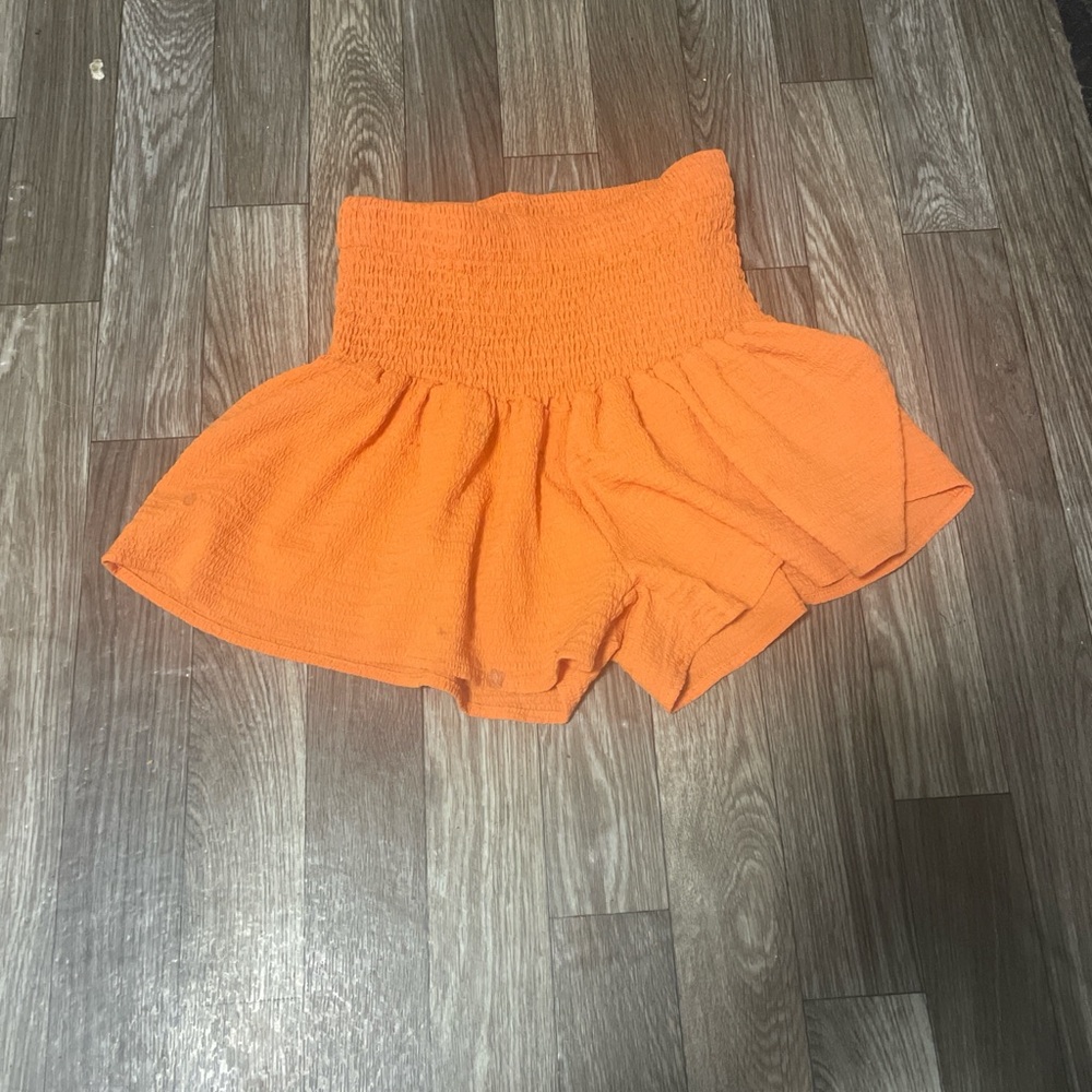 SHEIN Orange Smocked Waist Flared Kids Shorts